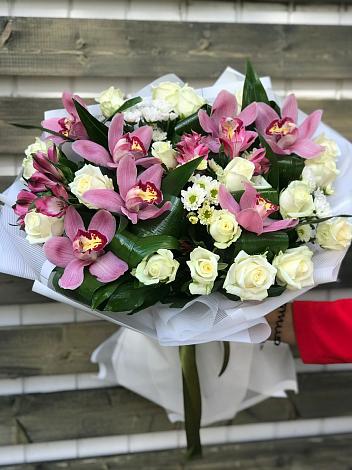 Букет цветов из: Розы и Хризантемы в Вербилках