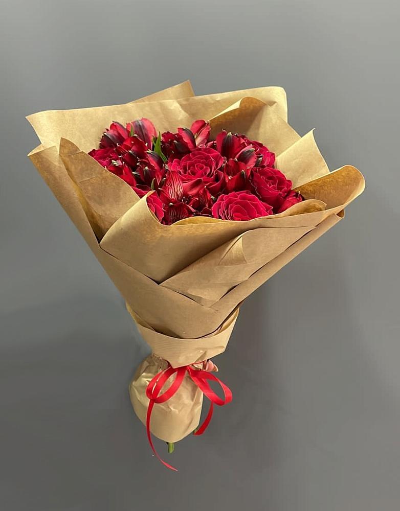 Букет цветов из: Альстромерии и Розы в Вербилках