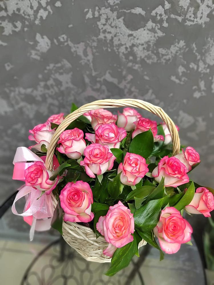 Цветочная композиция из Розы в корзине в Вербилках