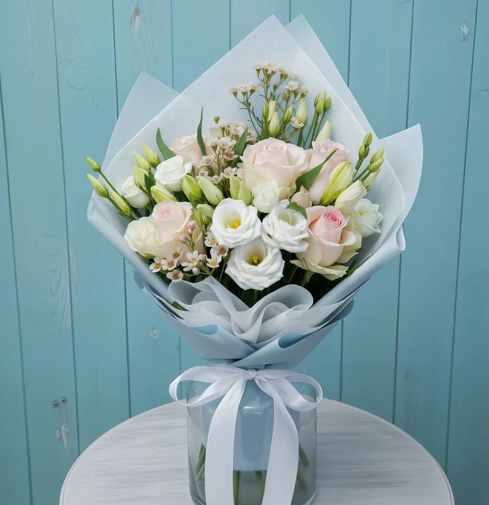 Букет цветов из: Розы и Лизиантусы в Вербилках