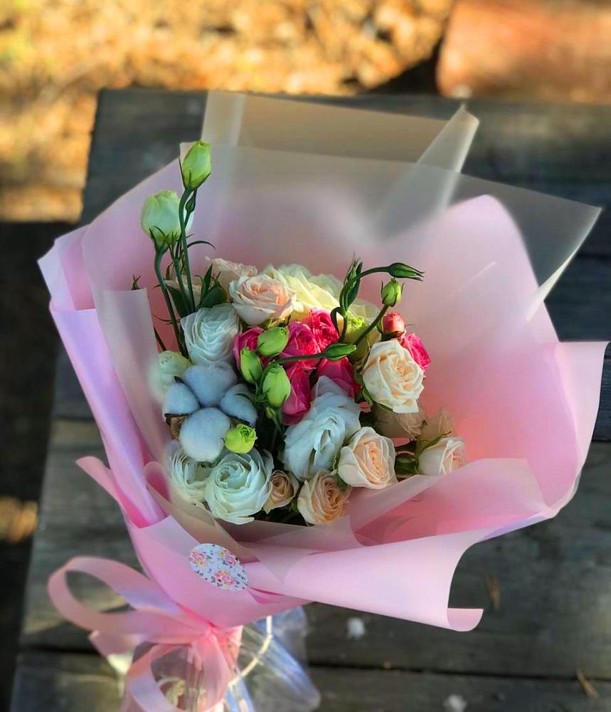 Букет цветов из: Розы и Лизиантусы в Вербилках