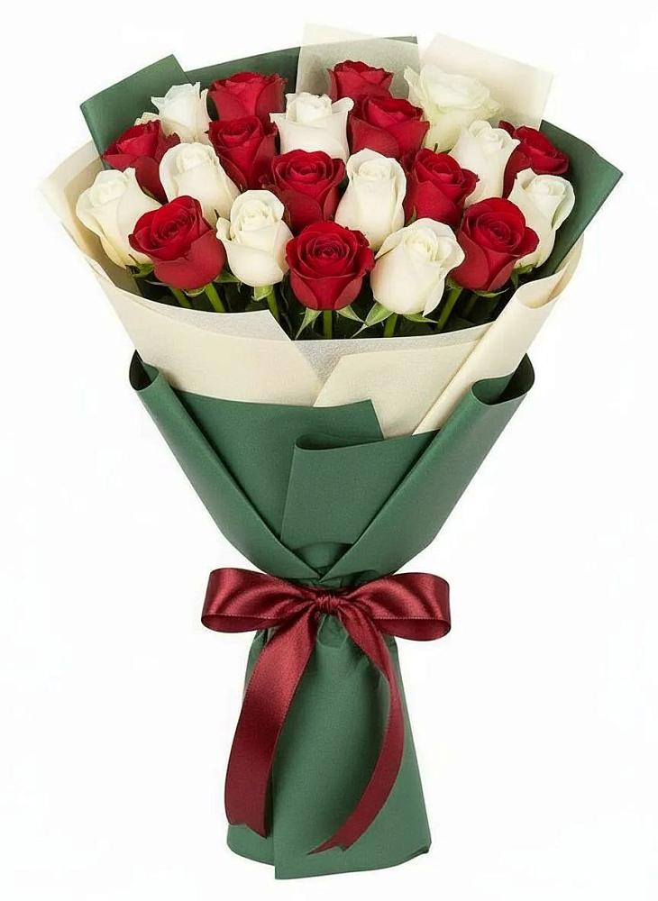 Букет Микс из красных и белых роз в Вербилках