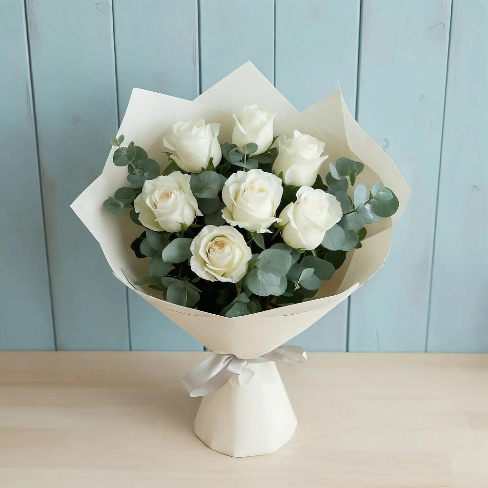 Букет Белые розы в Эвкалипте в Вербилках
