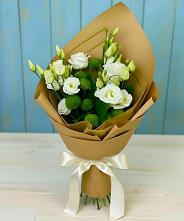 Букет цветов из:  Хризантемы и Лизиантусы в Вербилках