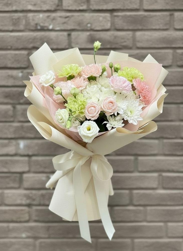 Букет цветов из: Гвоздики, Розы, Лизиантусы и Хризантемы в Вербилках