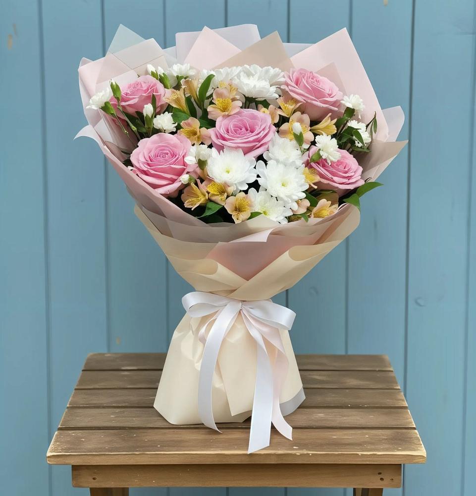 Букет цветов из: Гвоздики, Орхидеи и Розы в Вербилках