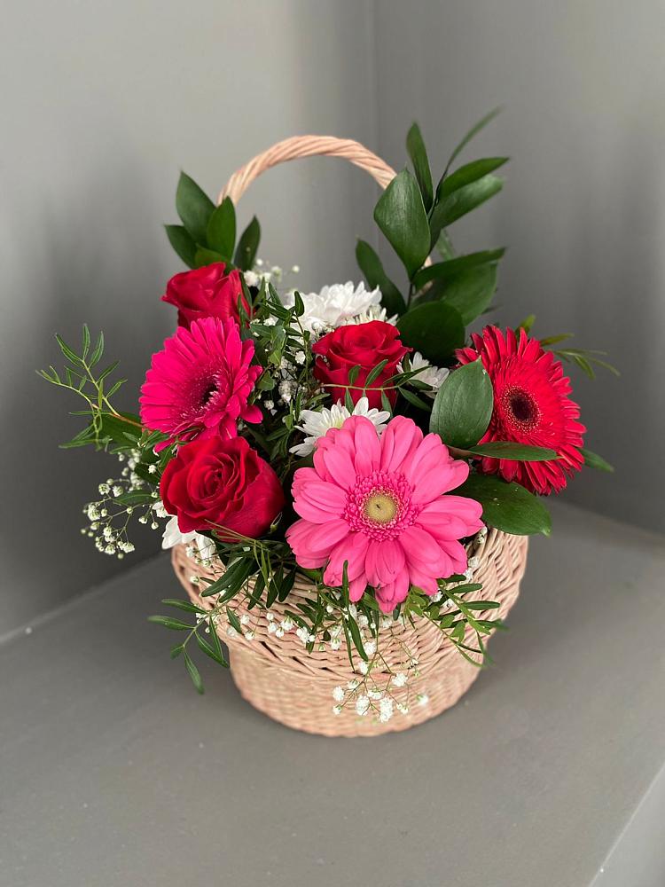 Цветочная композиция из Розы, Хризантемы и Герберы в корзине в Вербилках