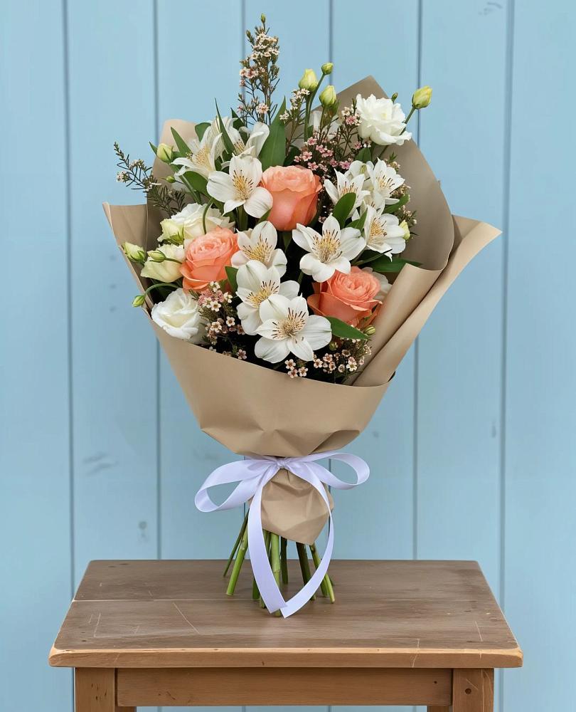 Букет цветов из: Альстромерии, Лизиантусы, Розы и Хризантемы в Вербилках