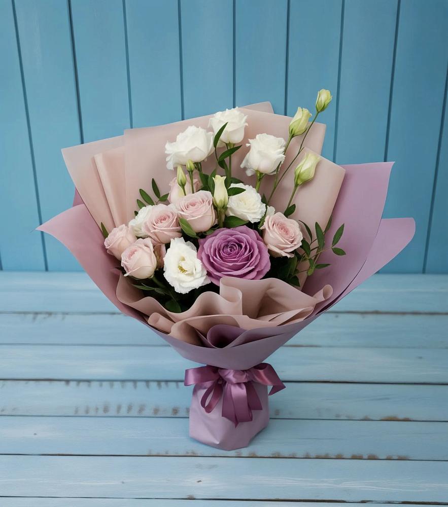 Букет цветов из: Розы и Лизиантусы в Вербилках